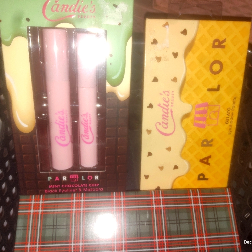 Candie's makeup bundle